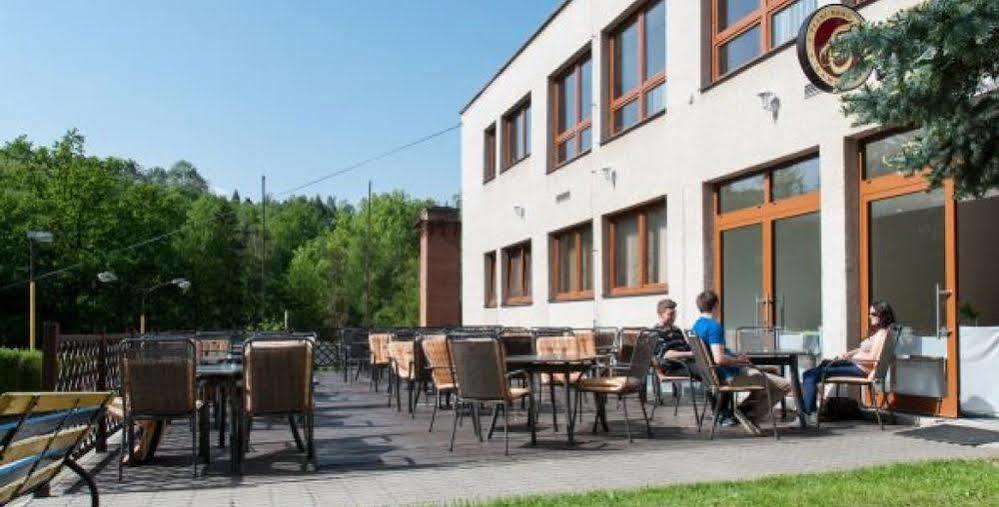 Hotel Radejov Knezdub Exterior foto